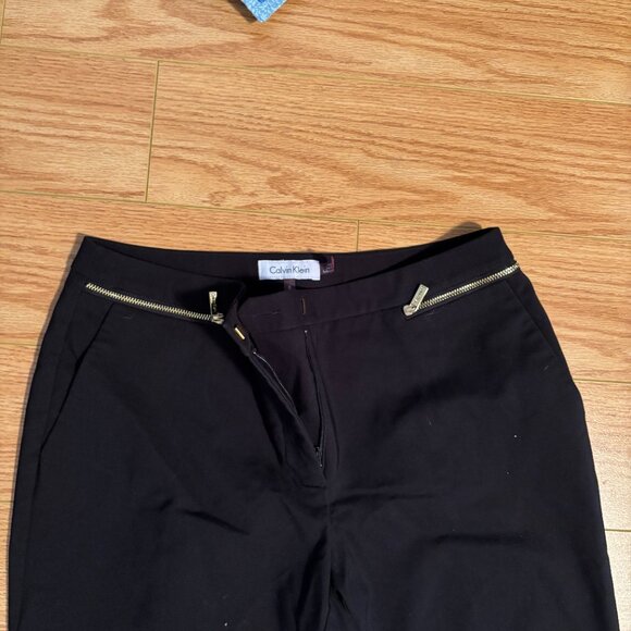 Calvin Klein - Picture 2 of 2